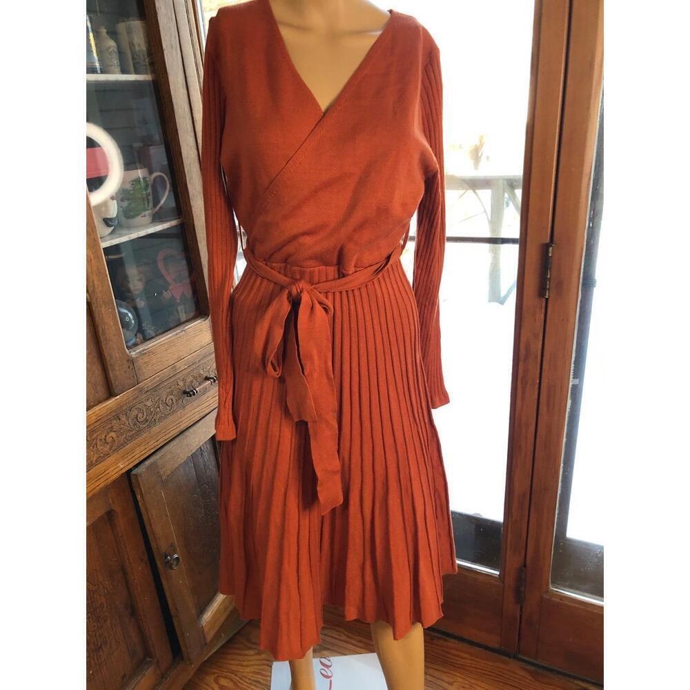 NWT Zesica Rust Pleated Long Sleeve V-Neck Tie Waist cross bodice Dress M